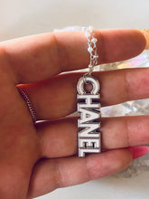Load image into Gallery viewer, Silver Vintage Channel Pearl Necklace