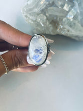 Load image into Gallery viewer, Stunning Size 8.5 Moonstone