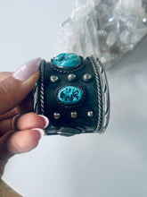 Load image into Gallery viewer, Vintage Cuff
