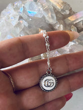 Load image into Gallery viewer, Silver Vintage Gucci Necklace With Pearl Chain