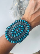 Load image into Gallery viewer, Gorgeous Vintage Cuff