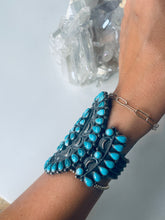 Load image into Gallery viewer, Gorgeous Vintage Cuff