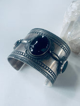 Load image into Gallery viewer, Sterling and Onyx Cuff