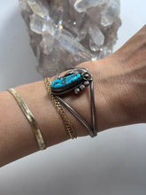 Load image into Gallery viewer, Vintage Sterling Silver Turquoise Cuff