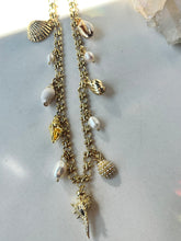Load image into Gallery viewer, Sea Shell Charm Necklace Gold