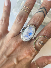 Load image into Gallery viewer, Stunning Size 8.5 Moonstone