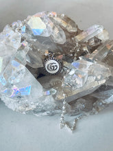 Load image into Gallery viewer, Silver Vintage Gucci Necklace With Pearl Chain
