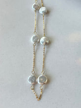 Load image into Gallery viewer, Gold Pearl Necklace