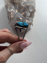 Load image into Gallery viewer, Vintage Sterling Silver Turquoise Cuff