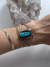 Load image into Gallery viewer, Vintage Sterling Silver Turquoise Cuff