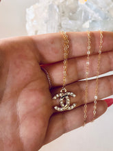 Load image into Gallery viewer, Gold Vintage Channel Necklace