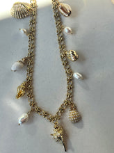 Load image into Gallery viewer, Sea Shell Charm Necklace Gold
