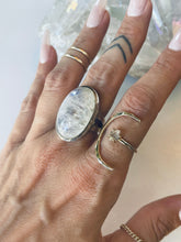 Load image into Gallery viewer, Stunning Size 8.5 Moonstone