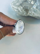 Load image into Gallery viewer, Stunning Size 8.5 Moonstone