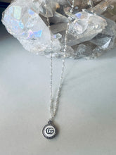 Load image into Gallery viewer, Silver Vintage Gucci Necklace With Pearl Chain