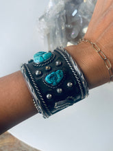 Load image into Gallery viewer, Vintage Cuff