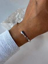 Load image into Gallery viewer, Beautiful Sterling Silver Snake Cuff