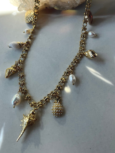 Sea Shell Charm Necklace Gold
