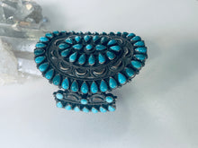 Load image into Gallery viewer, Gorgeous Vintage Cuff