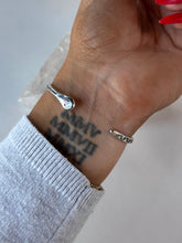 Load image into Gallery viewer, Beautiful Sterling Silver Snake Cuff