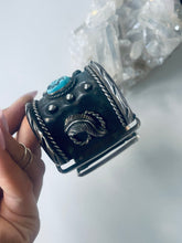 Load image into Gallery viewer, Vintage Cuff