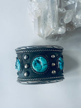 Load image into Gallery viewer, Vintage Cuff