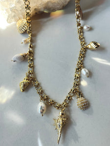Sea Shell Charm Necklace Gold