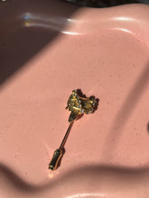 Load image into Gallery viewer, Vintage Western Saddle Gold Hat Pin