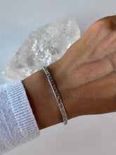 Load image into Gallery viewer, Beautiful Sterling Silver Snake Cuff