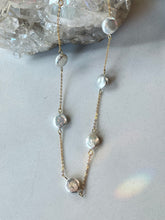 Load image into Gallery viewer, Gold Pearl Necklace