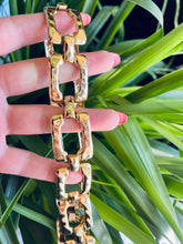 Load image into Gallery viewer, Vintage Chunky Gold Necklace