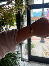 Load image into Gallery viewer, Vintage Pulsar Quartz, Gold Watch
