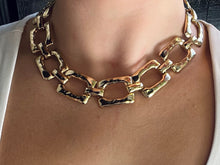 Load image into Gallery viewer, Vintage Chunky Gold Necklace