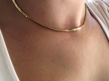 Load image into Gallery viewer, Vintage Gold Necklace