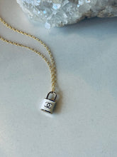 Load image into Gallery viewer, Vintage Zipper Pull Necklace
