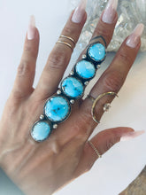 Load image into Gallery viewer, Stunning Size 9 Stacked Ring