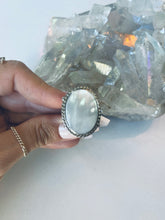 Load image into Gallery viewer, Size 7.5 Mother of Pearl Ring