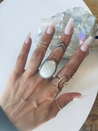 Size 7.5 Mother of Pearl Ring