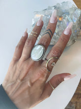 Load image into Gallery viewer, Size 7.5 Mother of Pearl Ring