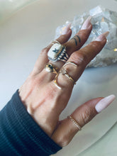 Load image into Gallery viewer, Size 7.5 White Buffalo Ring