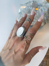 Load image into Gallery viewer, Size 7.5 Mother of Pearl Ring