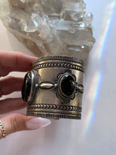 Load image into Gallery viewer, Large Onyx Cuff
