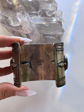 Load image into Gallery viewer, Large Onyx Cuff