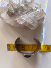 Load image into Gallery viewer, Large Onyx Cuff