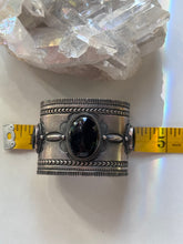 Load image into Gallery viewer, Large Onyx Cuff