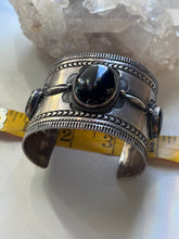 Load image into Gallery viewer, Large Onyx Cuff