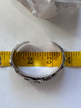 Load image into Gallery viewer, Wild Horses Sterling and Onyx Cuff