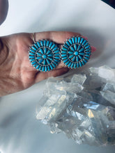 Load image into Gallery viewer, Vintage Zuni Studs