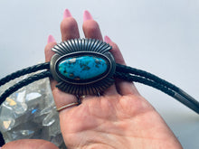 Load image into Gallery viewer, Gorgeous Bolo
