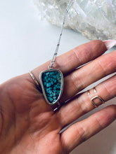 Load image into Gallery viewer, Spiderweb Necklace